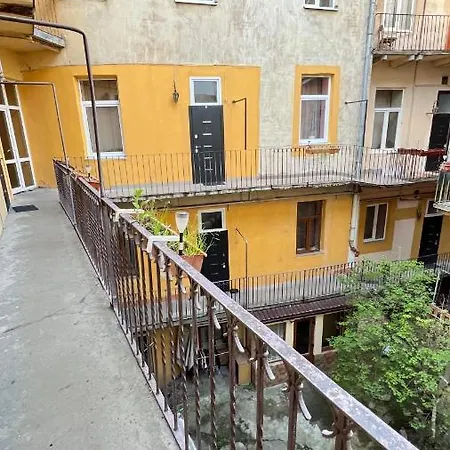 Apartment 5/3kotliarska Moisha House